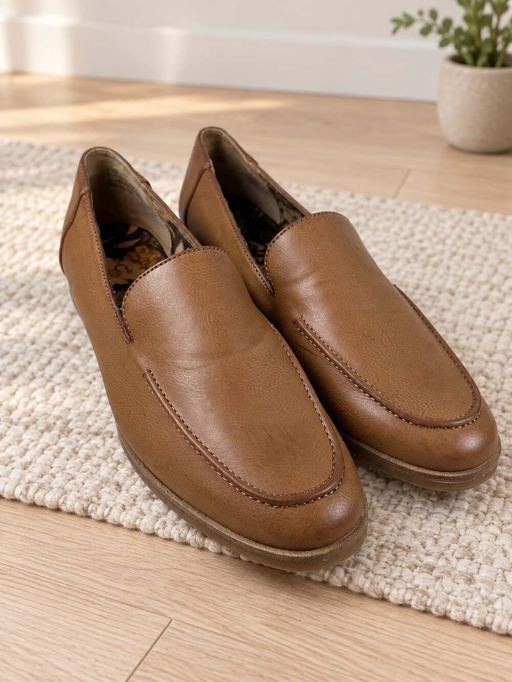 B.O.C. Womens Brown Loafers Size 9.5M Slip On Casual Comfort Flats Shoes